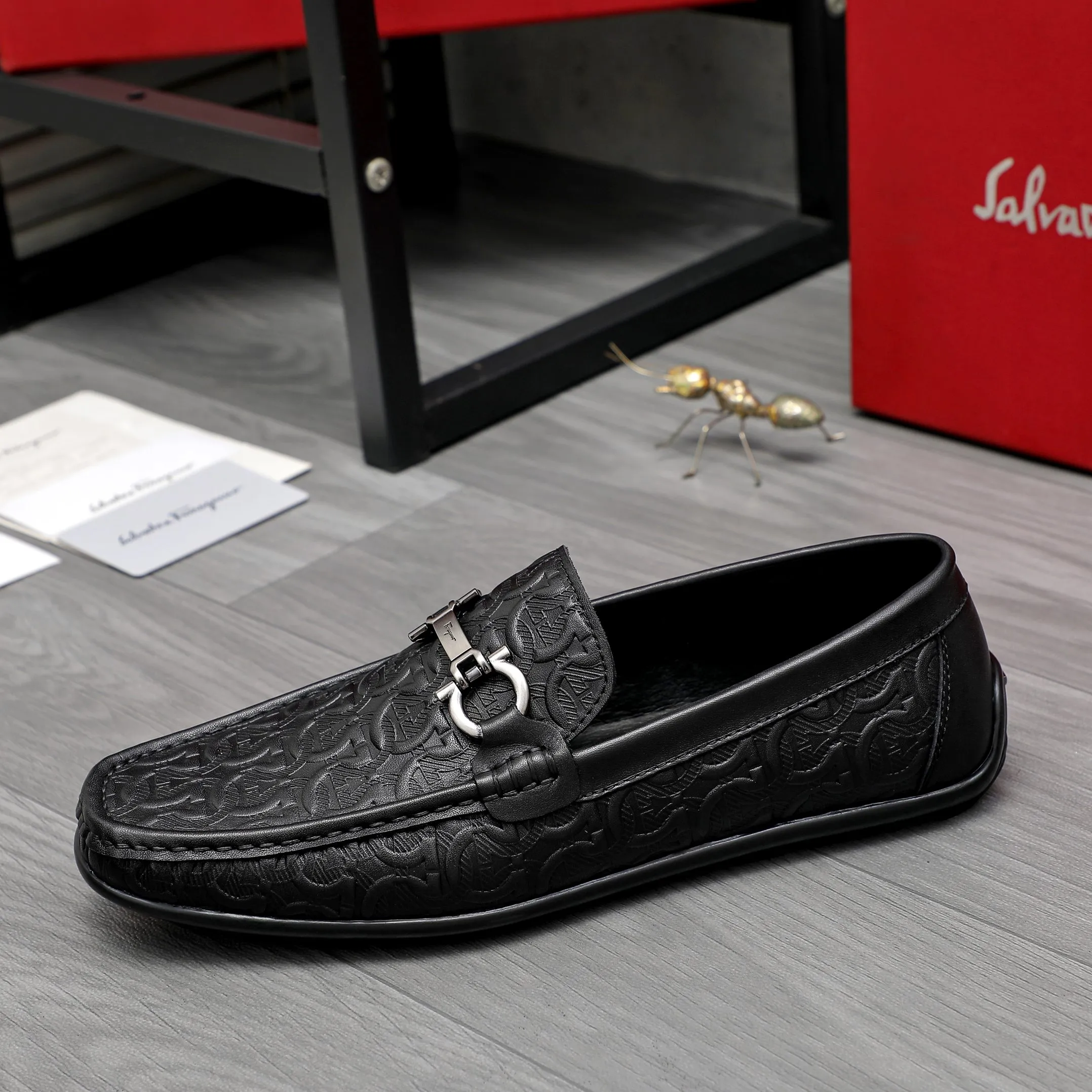 Men's shoes 💰380 Product trademark: Ferragamo "Ferragamo" casual slip-on shoes Regular size: 38-45 (45. Customized, non-returnable) Product materials: Selected embossed cowhide upper, pigskin lining, rubber non-slip outsole